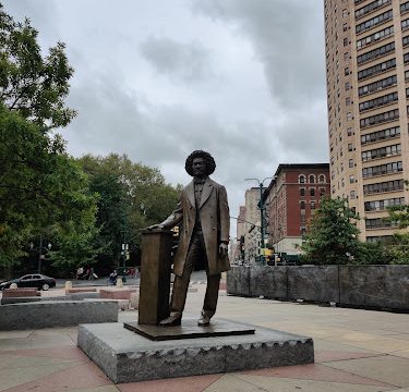 Frederick Douglass Sculpture and Water Wall